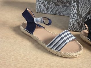 SANDALIA PLANA Mujer. Nuevo. Stock Liquidación