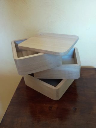 Portagioie in legno
