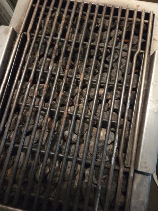 Brasa barbacoa de piedra carbonica 3 quemadores