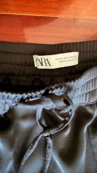 Pantalones cargo negros Zara
