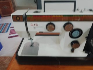 Máquina de coser Alfa Automática