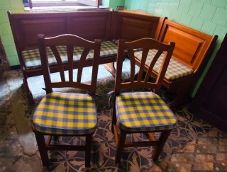 Mesa cocina con rinconera y 2 sillas