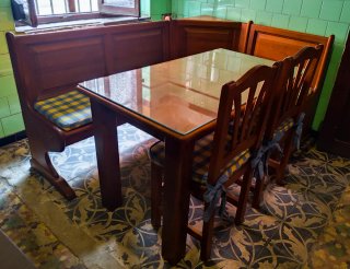 Mesa cocina con rinconera y 2 sillas
