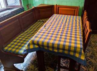 Mesa cocina con rinconera y 2 sillas