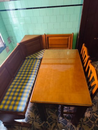 Mesa cocina con rinconera y 2 sillas