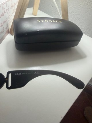 Gafas Versace Negras y Doradas