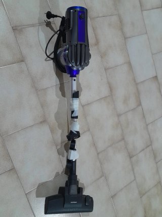 Aspirapolvere funzionante,con tutti i ricambi