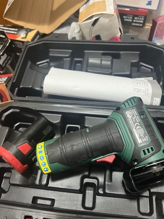 Smerigliatrice Parkside 12V con batteria