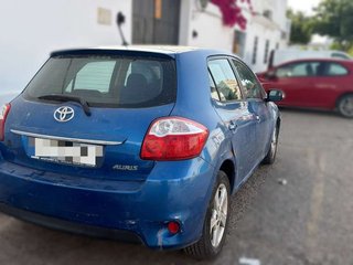 TOYOTA auris