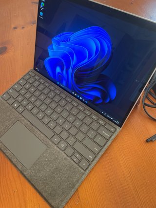 Microsoft Surface Pro X 237GB + Teclado + Cargador