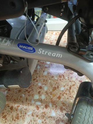Sedia a rotelle elettrica