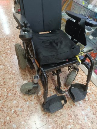 Sedia a rotelle elettrica