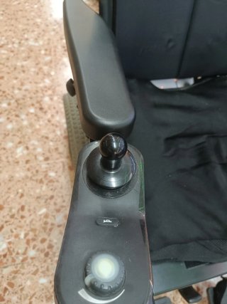 Sedia a rotelle elettrica