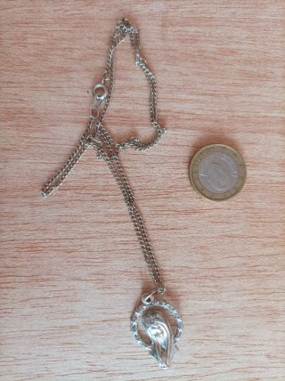Medalla Virgen con cadena