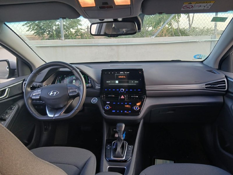 Hyundai Ioniq 2022, foto 3