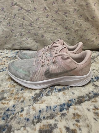 Nike Quest 4 Premium