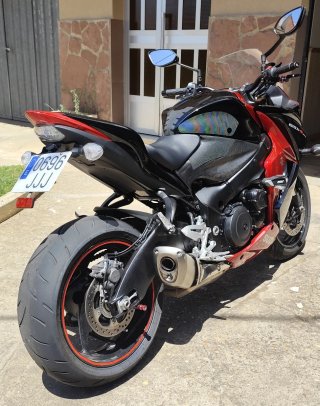 Suzuki gsxs 1000 f