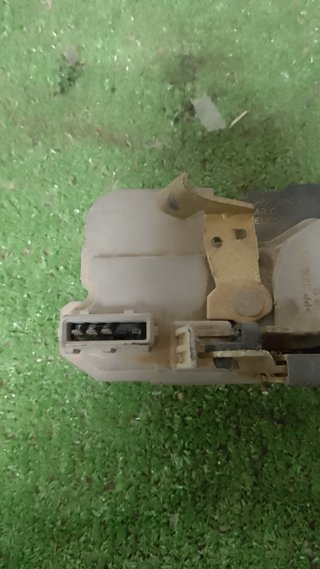Cerradura Puerta Izq Peugeot 206 8844929
