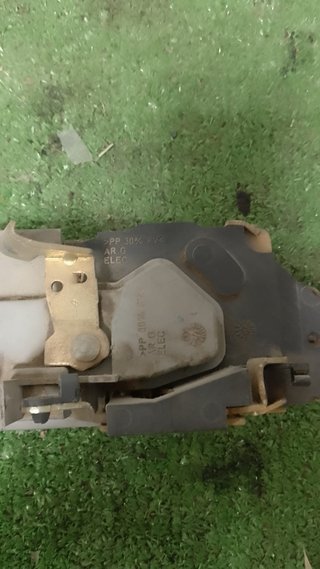 Cerradura Puerta Izq Peugeot 206 8844929