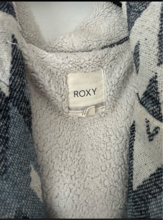 Abrigo Roxy con Capucha y Estampado
