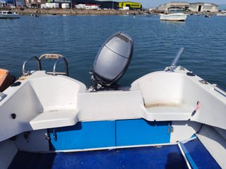Barco de pesca 4,99m con motor Yamaha 40cv