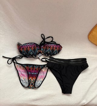 Bikini estampado étnico sin usar 2 bragas