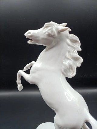 Scultura cavallo rampante firmata G. Bochmann