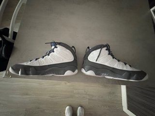 Jordan Retro 9 Gris y Blanco