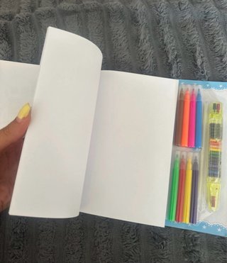 Livro colorir labubu