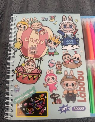 Livro colorir labubu