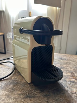 Cafetera Nespresso DeLonghi Essenza