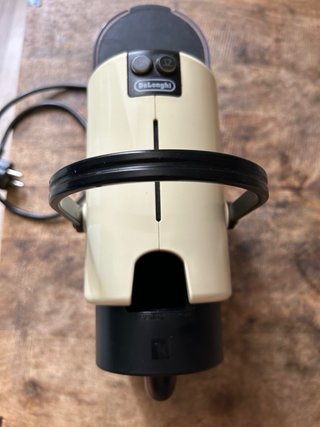 Cafetera Nespresso DeLonghi Essenza