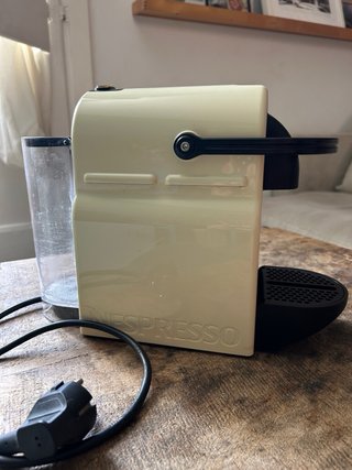 Cafetera Nespresso DeLonghi Essenza