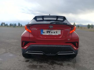 TOYOTA c-hr