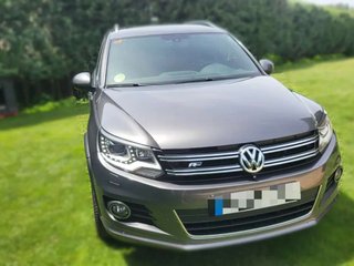 VOLKSWAGEN tiguan