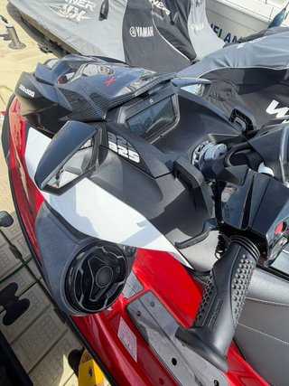 Moto de agua Sea-Doo Roja y Negra