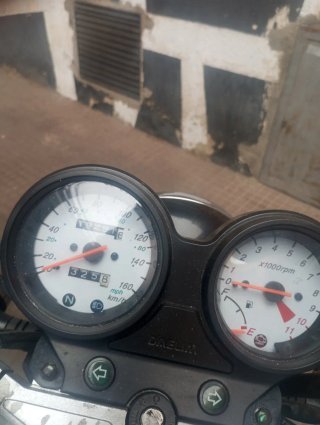 Daelim Roadwin 125cc gripada