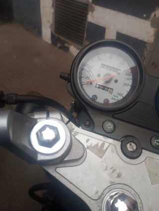 Daelim Roadwin 125cc gripada