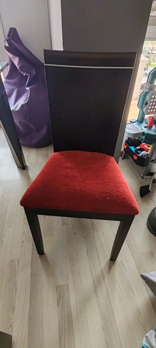 Mesa de comedor y sillas
