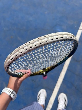 Raqueta tenis basica con grip Wilson rosa