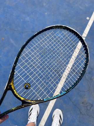 Raqueta tenis basica con grip Wilson rosa