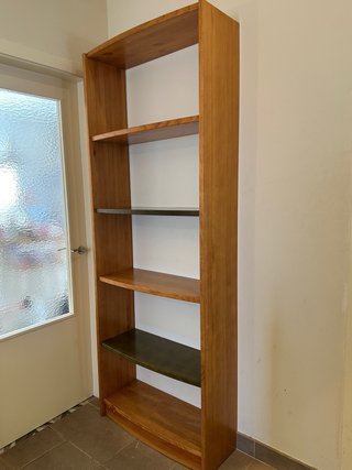 Estantería de madera maciza, 5 baldas.