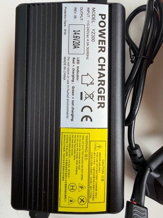 Cargador Batería YZ300 14.6V 20A
