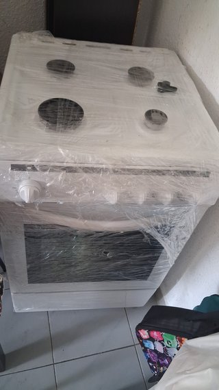 Cocina gas 4 fuegos y horno