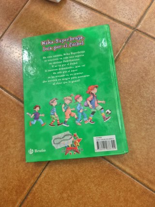Kika Superbruja, loca por el fútbol