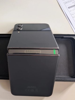 Samsung Z Flip 4 128GB - Schermo e Batteria Nuovi