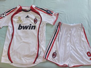 Conjunto futbol AC Milán niño