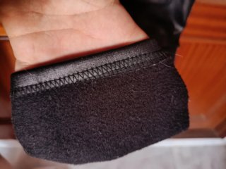 Pantalón de cuero negro forrado por dentro