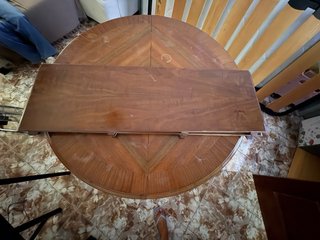 Mesa de comedor extensible antigua