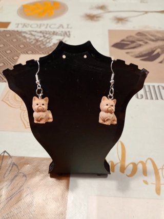 Orecchini cagnolino beige e argento